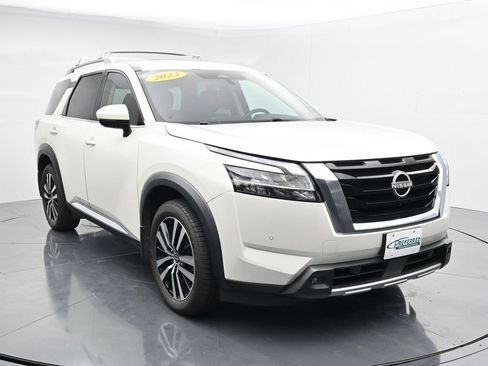 Used 2023 Nissan Pathfinder Platinum w/ Cargo Package AWD/4WD image 2