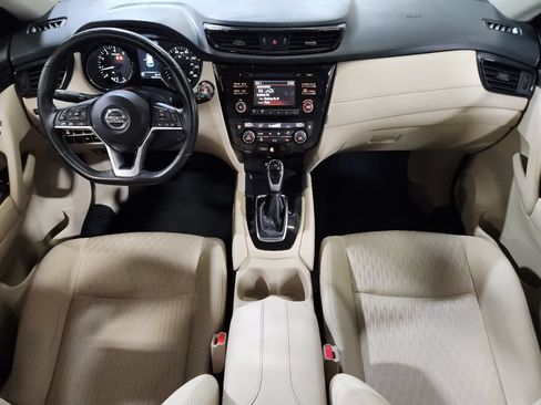 Used 2017 Nissan Rogue SV FWD image 45