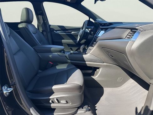 Certified 2025 Cadillac XT5 Premium Luxury image 20