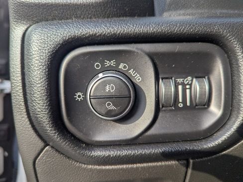 Used 2019 RAM 1500 Big Horn image 22