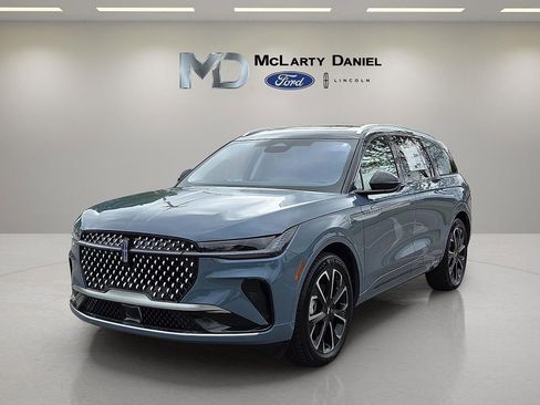 New 2026 Lincoln Nautilus Reserve image 2