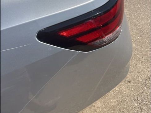 Used 2021 Nissan Sentra SV w/ Trunk Package image 9