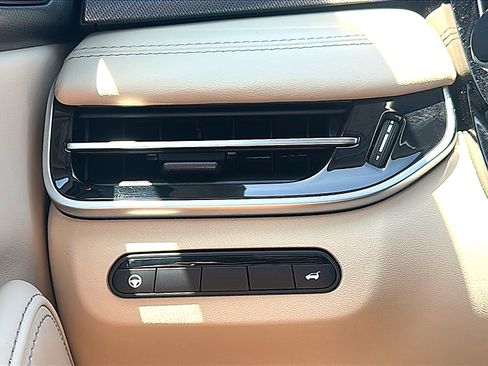 Used 2023 INFINITI QX60 Luxe w/ Cargo Package FWD image 38