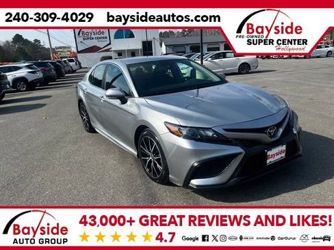 Used 2023 Toyota Camry SE w/ Cold Weather Package image 1