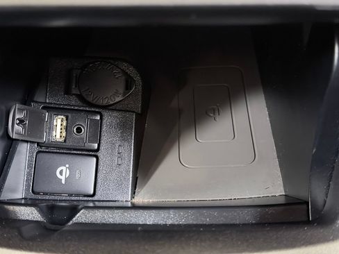 Used 2017 Toyota Camry XLE FWD image 46
