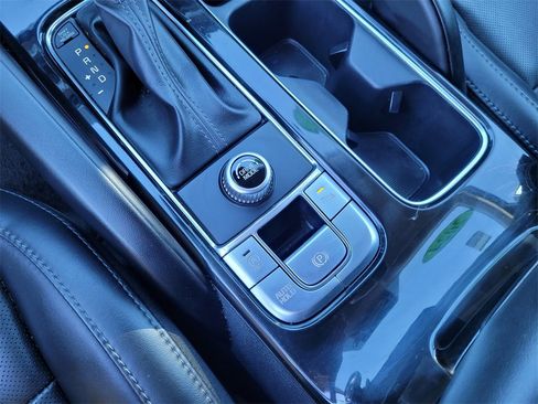 Used 2024 Kia Telluride LX image 13