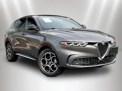 Used 2024 Alfa Romeo Tonale Ti AWD/4WD image 3