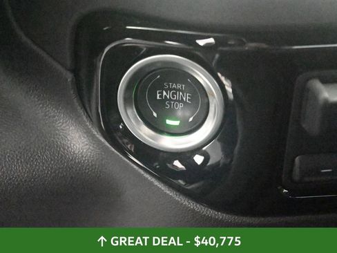 Used 2025 GMC Sierra 1500 SLT image 34