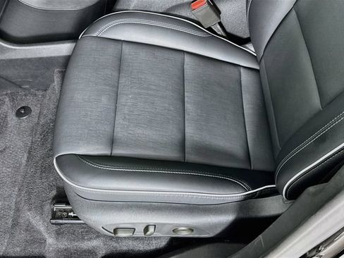 Used 2025 Buick Enclave Preferred FWD image 21