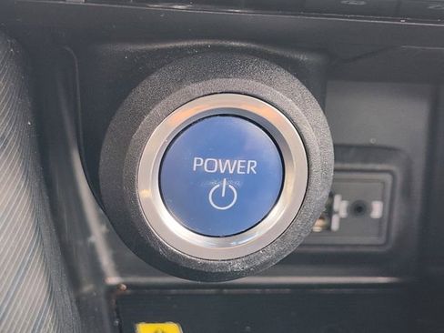 Used 2022 Toyota Venza XLE AWD/4WD image 15