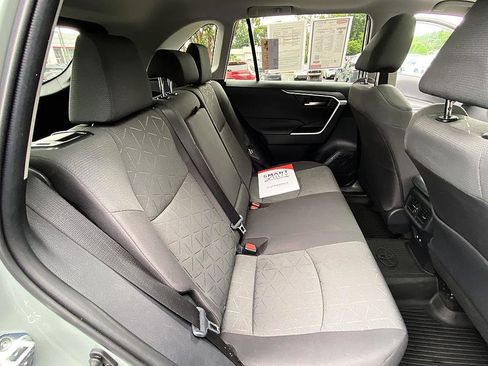 Certified 2021 Toyota RAV4 XLE w/ Convenience Package FWD image 21
