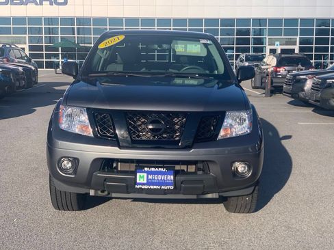 Used 2021 Nissan Frontier SV w/ Midnight Edition Floor Mats AWD/4WD image 2