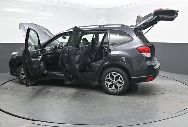 Used 2019 Subaru Forester Premium AWD/4WD image 45