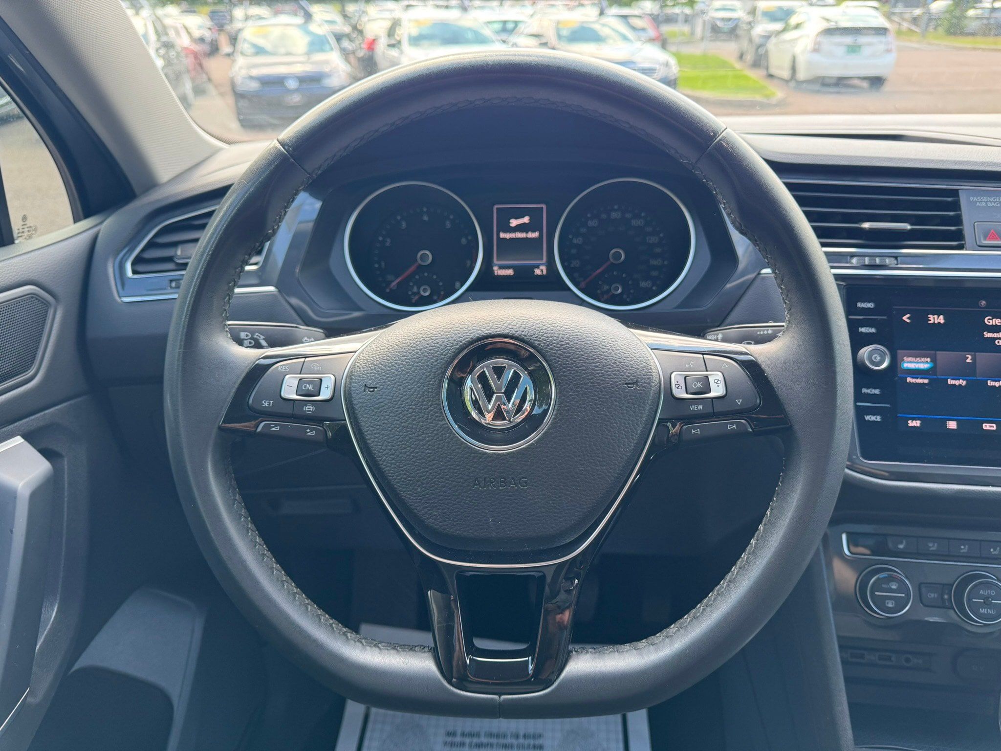 Used 2020 Volkswagen Tiguan SE w/ Panoramic Sunroof Package FWD image 14