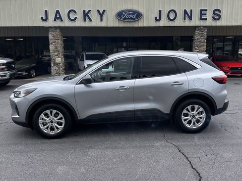 Used 2024 Ford Escape Active w/ Tech Pack #1 AWD/4WD image 1
