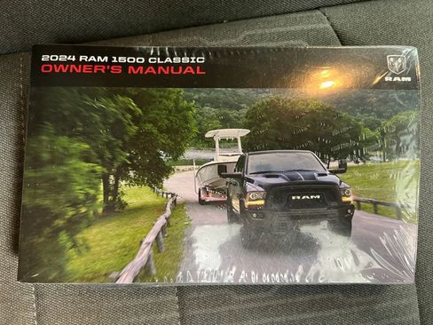 Used 2024 RAM 1500 Classic SLT image 27