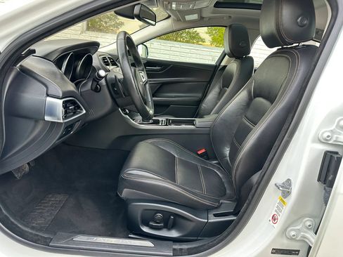 Used 2018 Jaguar XE Prestige RWD image 15