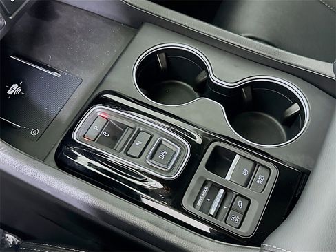 Used 2025 Honda Pilot Touring image 34