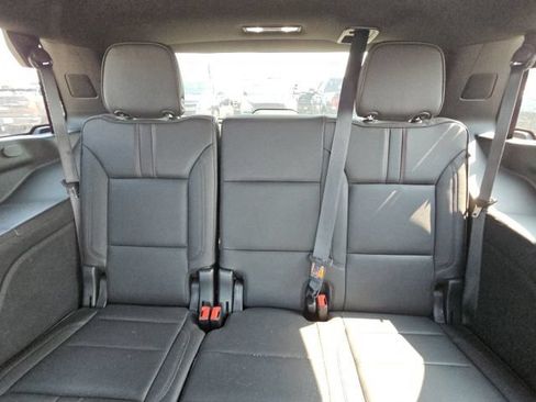Used 2022 Chevrolet Tahoe RST w/ Luxury Package AWD/4WD image 13