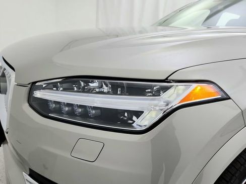 New 2025 Volvo XC90 B6 Plus w/ Protection Package Premier image 18