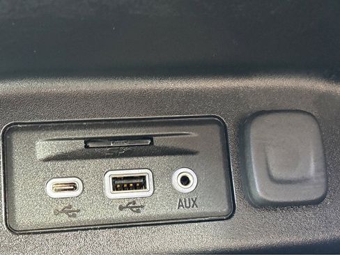 Used 2019 Chevrolet Equinox LT image 11