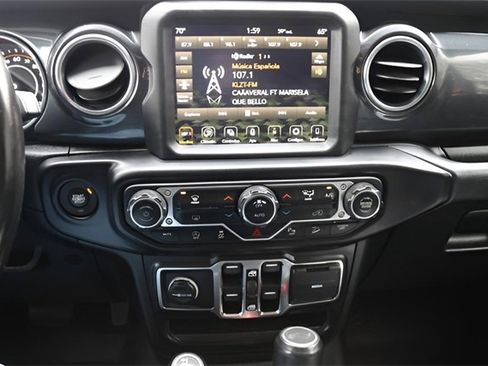 Used 2021 Jeep Wrangler Unlimited Sahara image 21