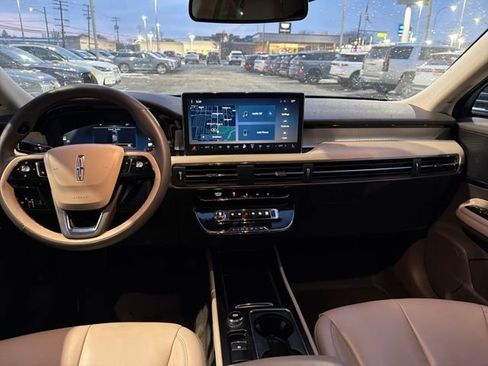 Certified 2023 Lincoln Corsair AWD image 15