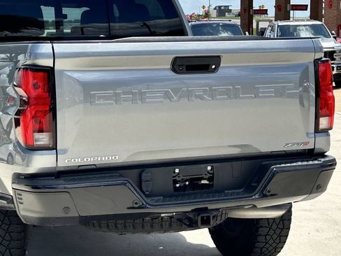 Used 2024 Chevrolet Colorado ZR2 w/ Technology Package AWD/4WD image 6