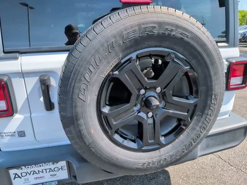 Used 2021 Jeep Wrangler Unlimited Sport AWD/4WD image 7