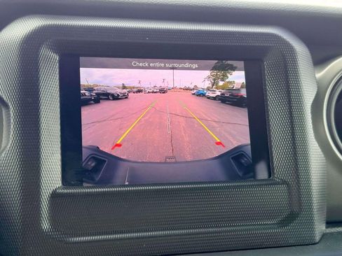 Used 2023 Jeep Gladiator Sport AWD/4WD image 21