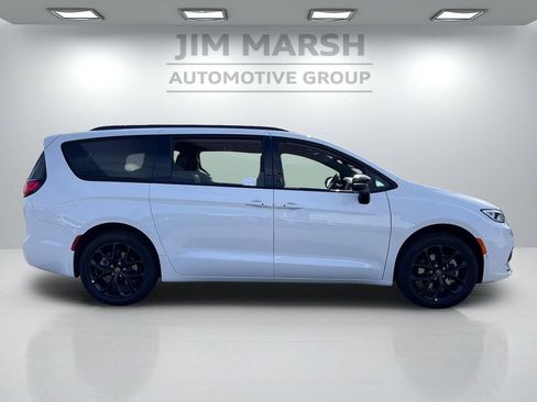 New 2026 Chrysler Pacifica Limited AWD/4WD image 7