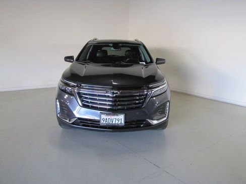 Used 2022 Chevrolet Equinox Premier image 2