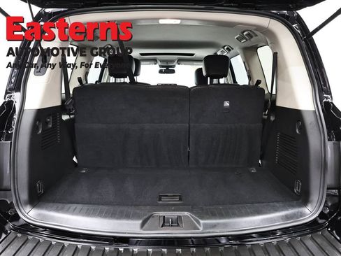 Used 2024 Nissan Armada SL w/ Captain's Chairs Package image 9