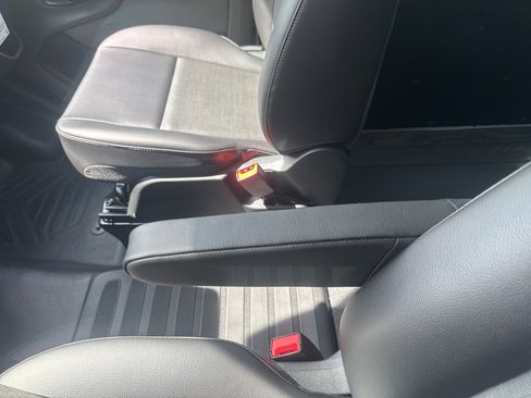 New 2025 Ford Transit 250 148 Medium Roof w/ Load Area Protection Package image 34