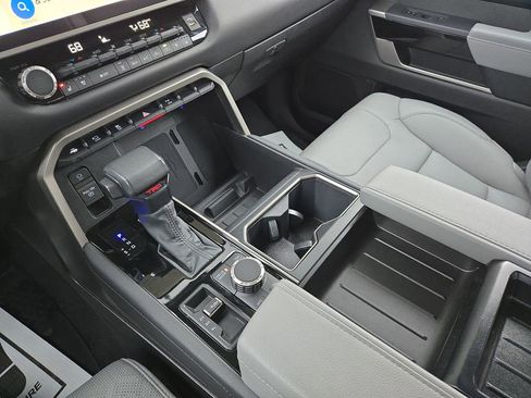 Used 2024 Toyota Tundra Limited image 25