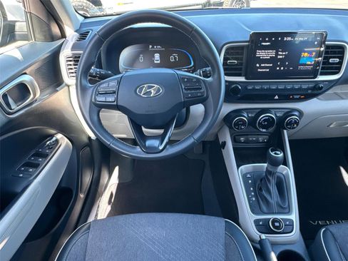 Used 2023 Hyundai Venue Limited FWD image 21