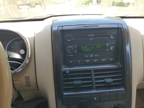 Used 2007 Ford Explorer XLT RWD image 30