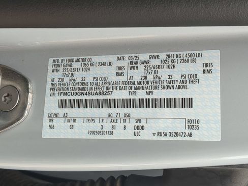 Used 2025 Ford Escape Active AWD/4WD image 32