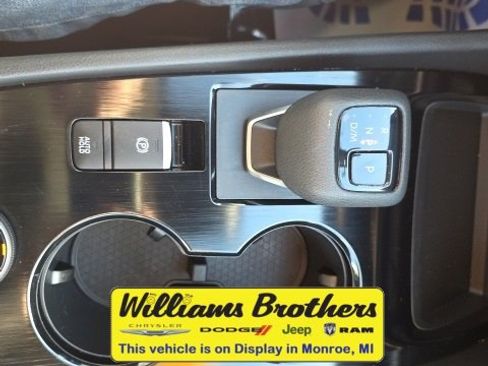 Used 2024 Nissan Rogue SV image 19