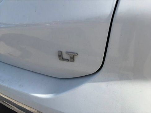 Used 2019 Chevrolet Equinox LT w/ Driver Convenience Package FWD image 7