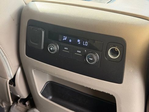 Used 2020 GMC Yukon XL SLE w/ SLE Value Package RWD image 34