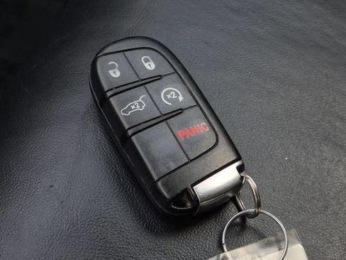 Used 2018 Jeep Grand Cherokee Limited AWD/4WD image 38