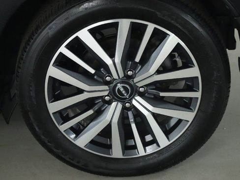 Used 2023 Nissan Kicks SV FWD image 38