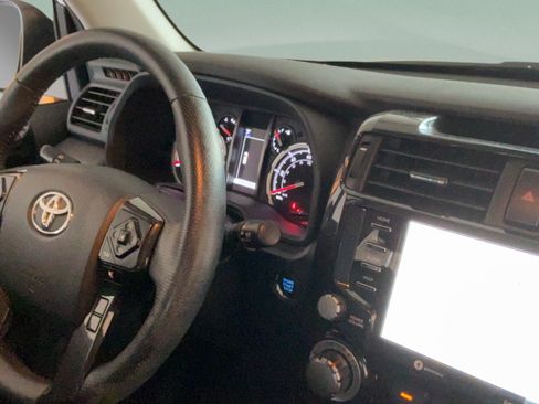 Used 2024 Toyota 4Runner TRD Off-Road Premium w/ Moonroof Package AWD/4WD image 33