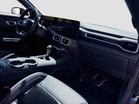 Used 2025 Ford Mustang Premium RWD image 27