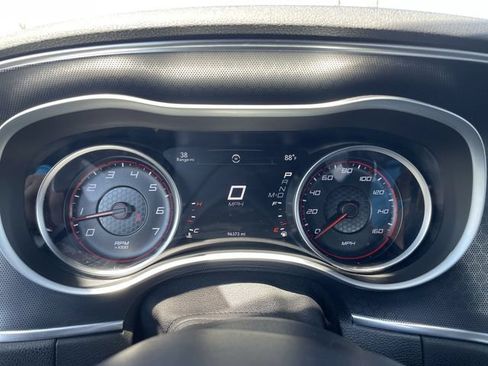 Used 2018 Dodge Charger R/T RWD image 11