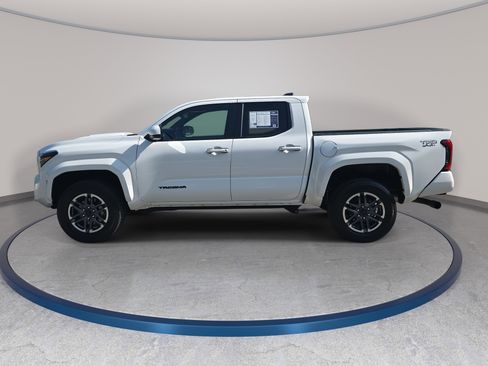 Used 2025 Toyota Tacoma TRD Sport image 8