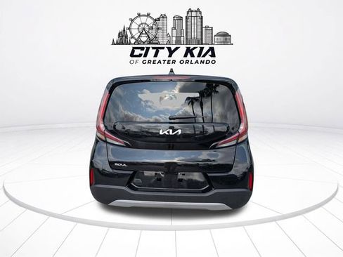 Certified 2025 Kia Soul LX w/ LX Technology Package FWD image 5