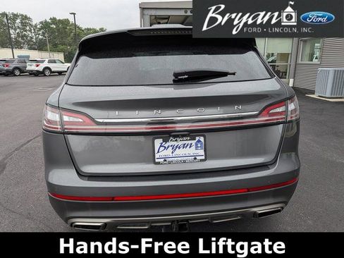 Used 2022 Lincoln Nautilus Reserve w/ Equipment Group 202A image 6