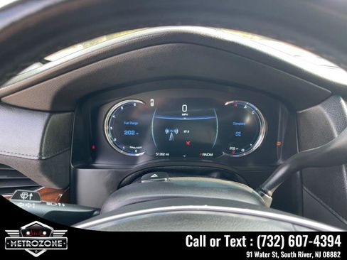 Used 2016 Cadillac Escalade 2WD image 31